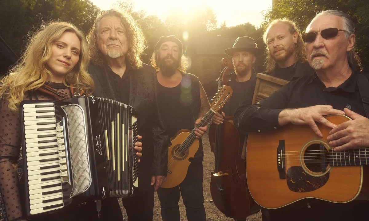 Robert Plant presents Saving Grace
