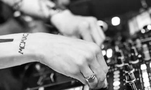 Thea Dora