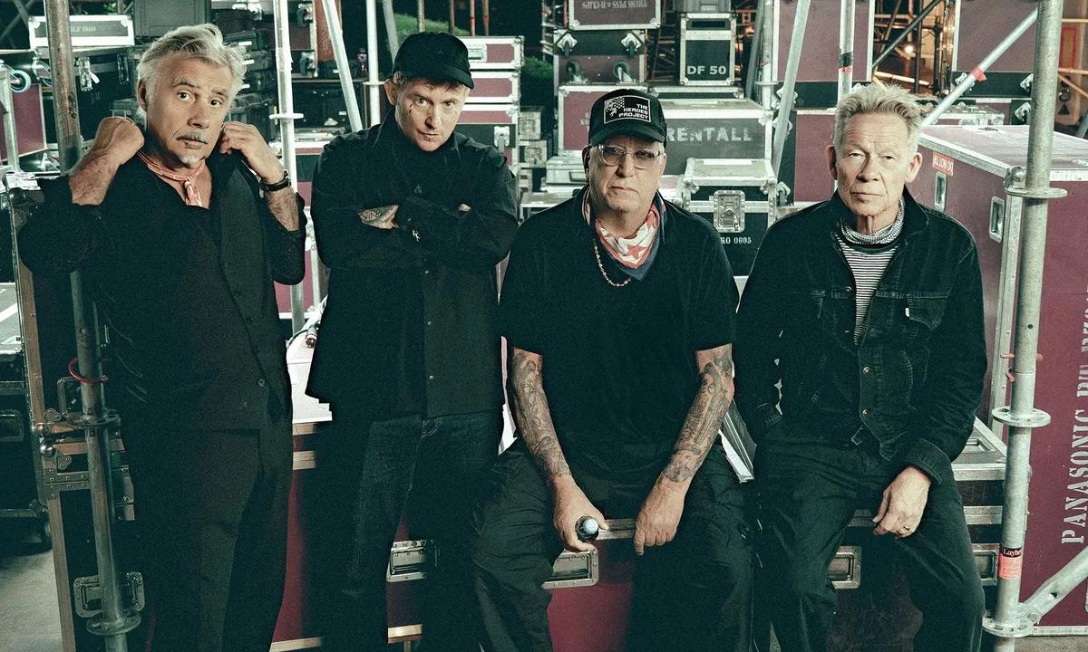 Frank Carter and Paul Cook, Steve Jones, Glen Matlock of the Sex Pistols